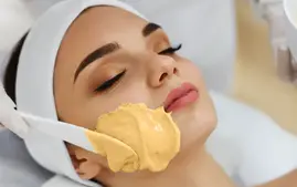 MaskNGlow-Gold-Collagen-Application_800x.webp