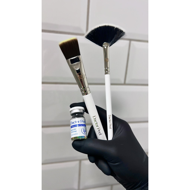 dactor_peel_FB_pribeh